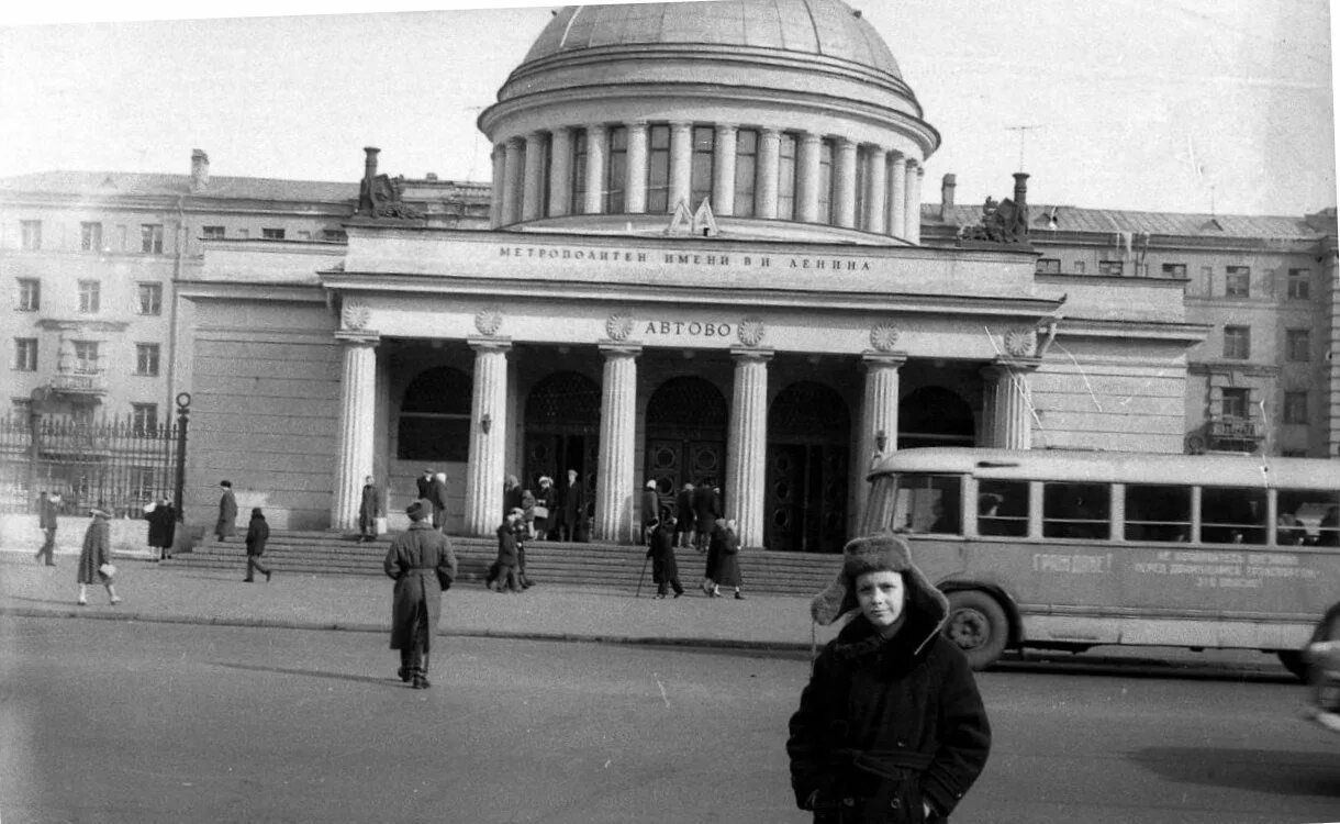 Метро в кировском районе санкт петербурга. Ленинград станция автово. проспект стачек 1965. ленинград станция метро автово. павильон станции автово.