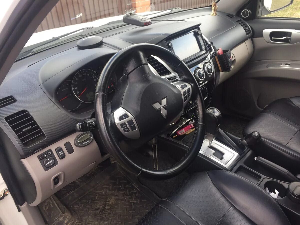 0 4wd at. Mitsubishi pajero sport 2010. митсубиси паджеро спорт 2010. Mitsubishi pajero sport 2009. Mitsubishi pajero 2010.