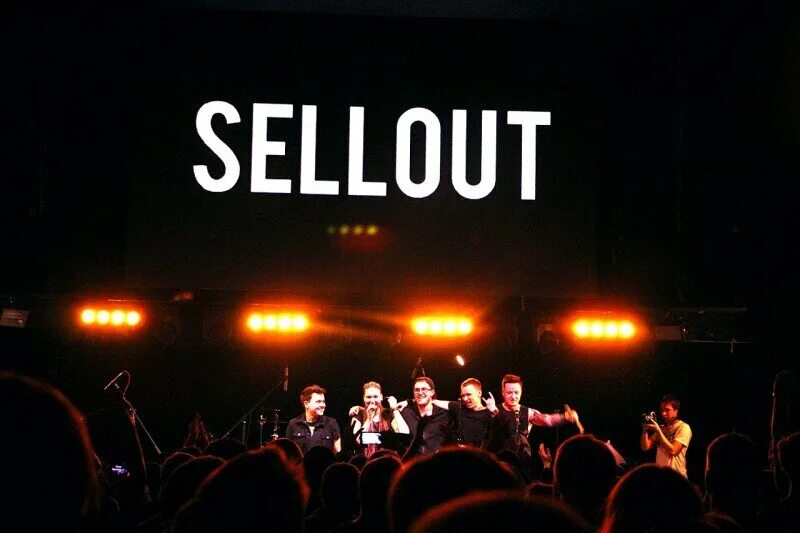 Sellout группа. Sellout солистка. Sellout фото. Sellout лого. Включи sold out