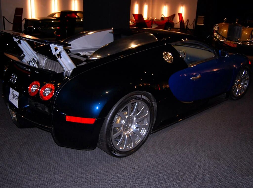 Угоняют бугатти. Bugatti veyron 1999. бугатти вейрон лонг. бугатти вейрон 1997. бугатти вейрон синяя.