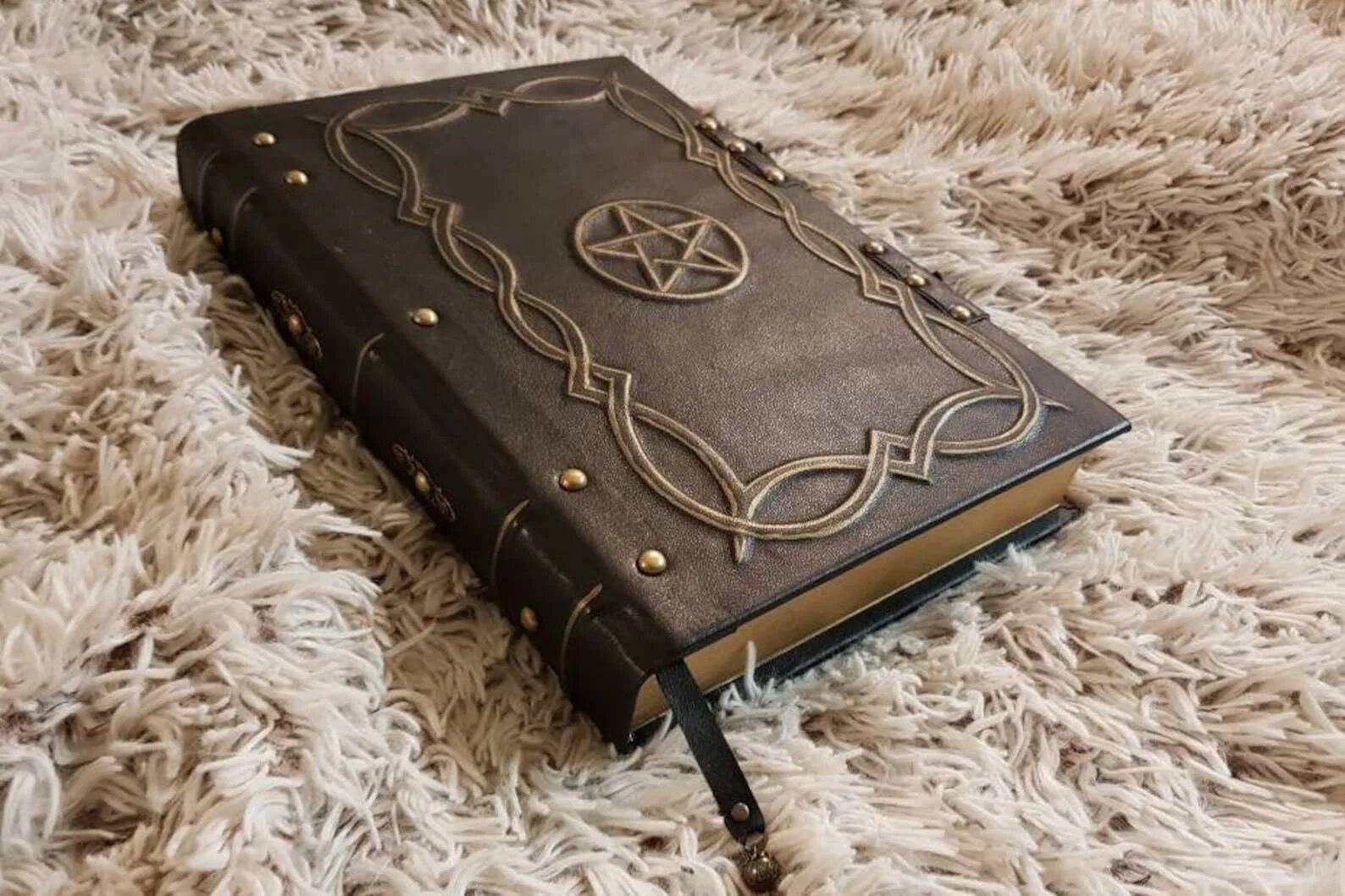 Мэджик гримуар. Гримуар. Гримуар. Гримуар днд. Обложка для гримуара.