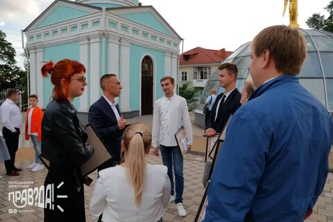 Скор молодым