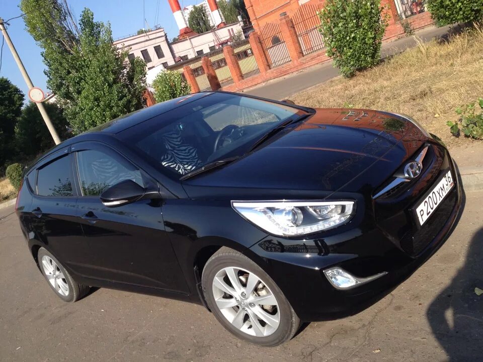 Купить хендай на авито ростовская область. Hyundai Solaris 2016 Black Edition. Hyundai Solaris Black Edition. Hyundai Solaris 1 Black Edition. Хонда Солярис н 112.