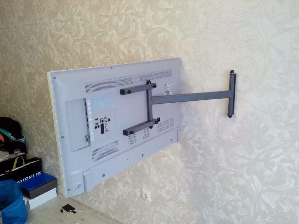 Самодельный кронштейн для телевизора 42 дюйма. Rhjyintqy gjl ntktdbpjh dsldb;yjq gjdjhjnysq 80". Самодельный кронштейн для телевизора 32 дюйма. Самодельный кронштейн для телевизора 32 дюйма. Поворотный кронштейн для телевизора 55 дюймов.