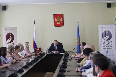 Представил министра образования