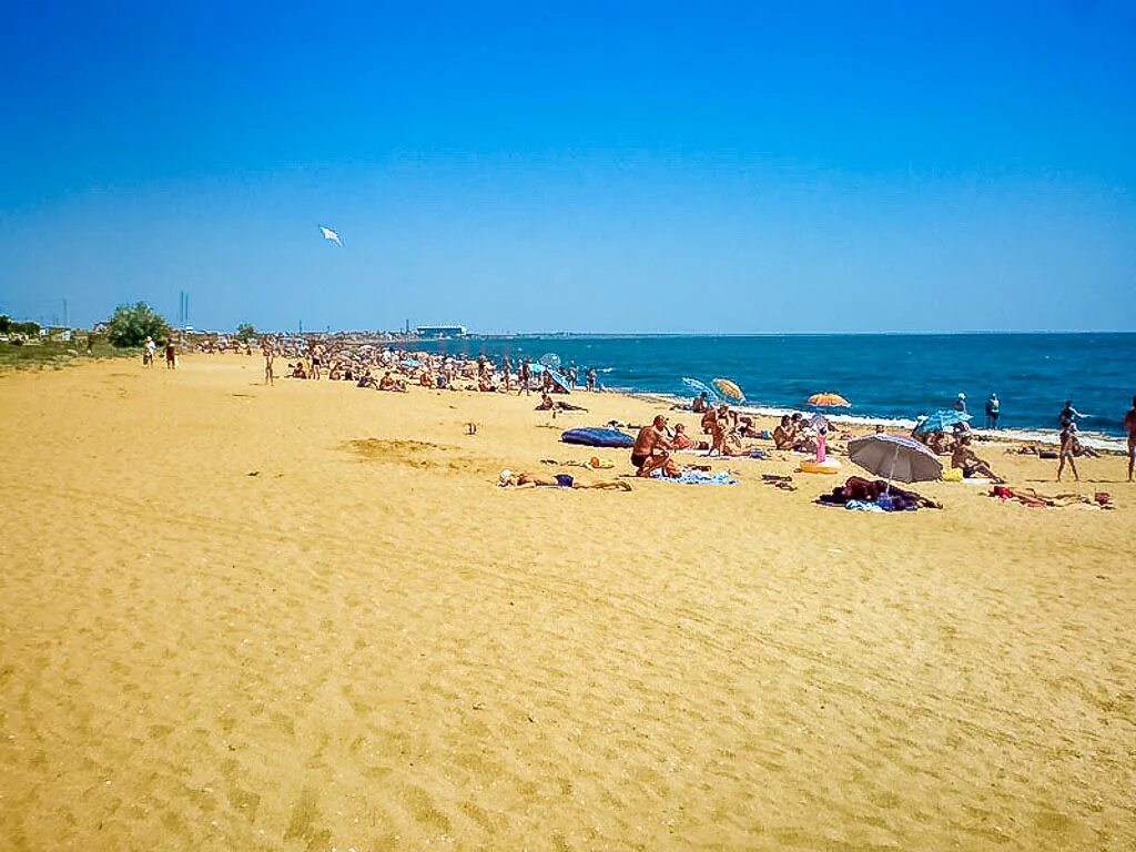 Село береговое феодосия. Село Береговое Крым Феодосия. Село Береговое Крым Феодосия пляж. Пляж Береговое Феодосия. Набережная в Береговом Феодосия.