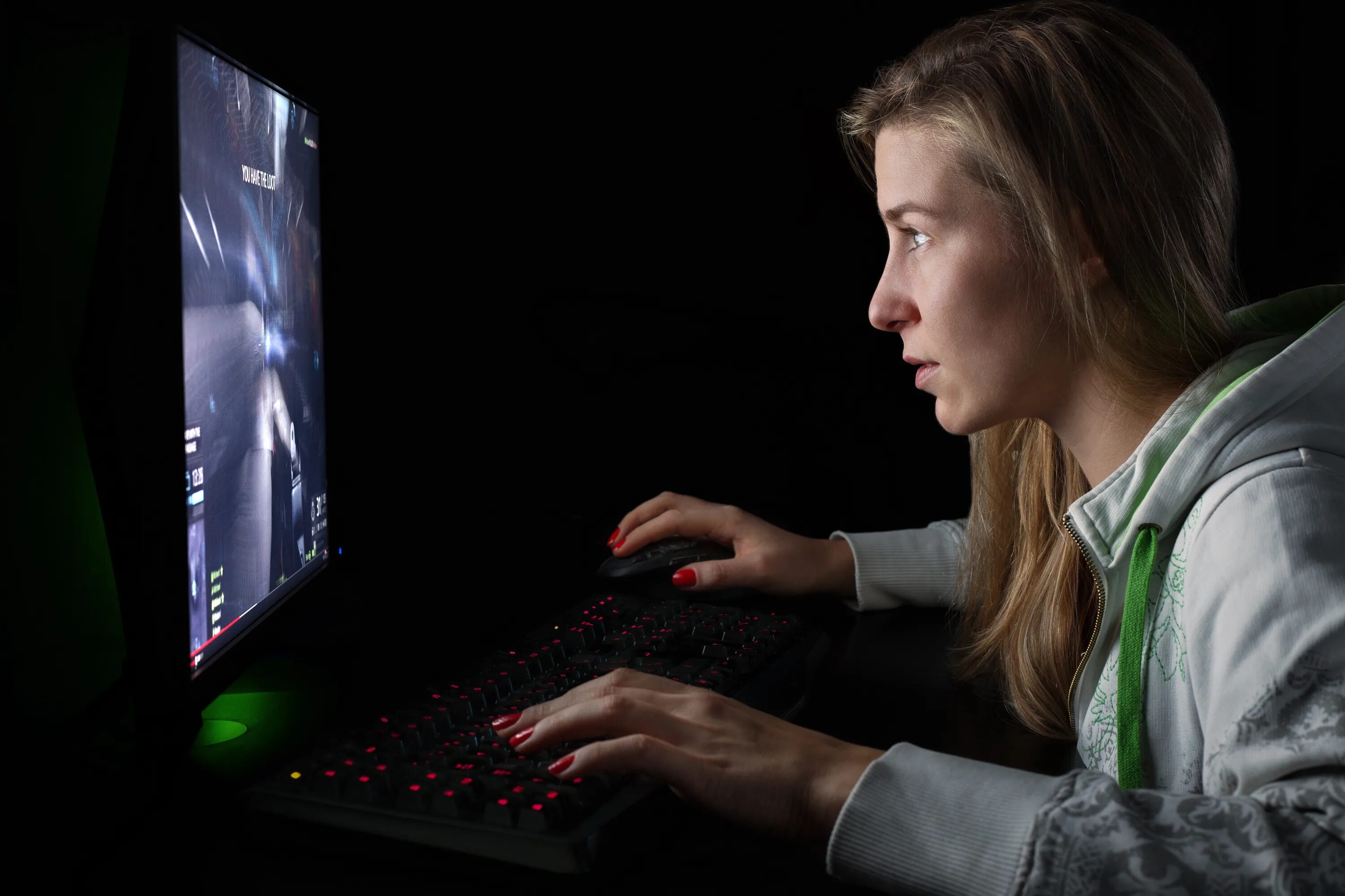Образ компьютера. Компьютерные игры. Игрок в компьютерные игры. Игровая зависимость. Люди играющие в компьютерные игры.