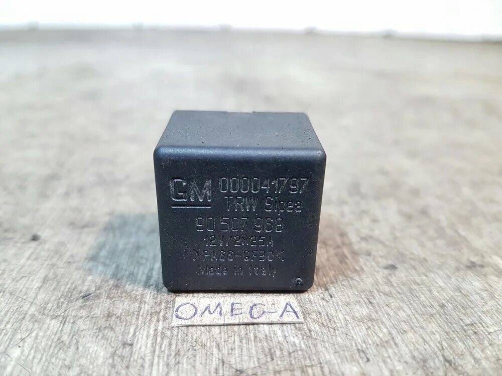 Реле опель омега б. Управляющее реле Опель. GM 90459640. GM 000041797 90507968. Опель Омега а реле переключения фар.