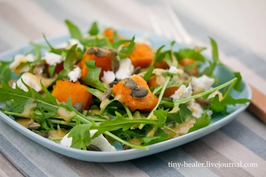 Салат с семечками. Вкусные летние блюда. Салат с тыквой и сыром. Салат с семечками. Салат с тыквой и свеклой.