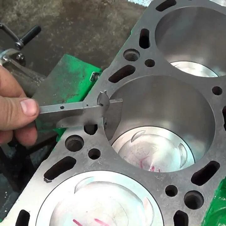 Проточить блок цилиндров. Гильзовка алюминиевого блока цилиндров. Расточка и хонингование блока цилиндров. Проточить блок цилиндров. Расточка головки блока цилиндров.