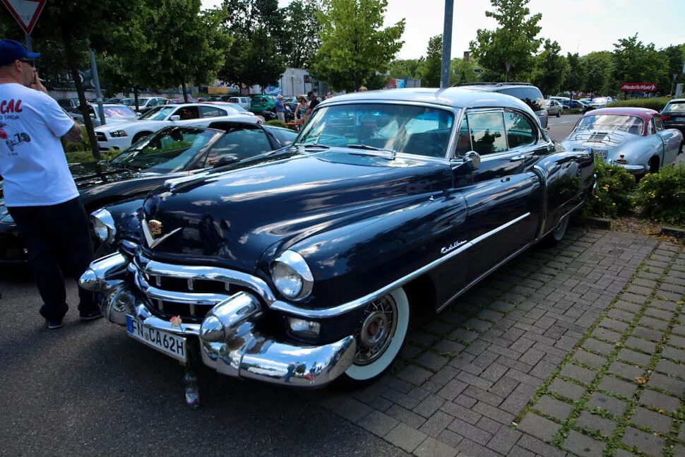 Cadillac 50. Машины 50х в Америке. Cadillac 1950-х. Шевроле Кадиллак 1950. Пятидесяти машинами