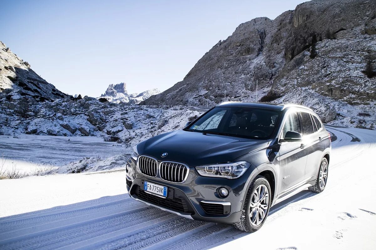 Бмв х3 в россии. BMW x1 sdrive18i. BMW x1 18i SDRIVE 2021. БМВ х1 2016. БМВ x1 SDRIVE 18i.