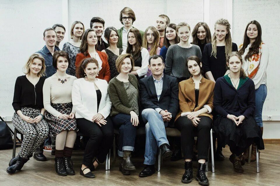 Выпускники гитиса известные. Школа студия МХАТ выпуск 2006. Фокин Александр Игоревич школа студия МХАТ. Школа-студия МХАТ выпускники школы-студии МХАТ. ГИТИС 2002 Fomenko.