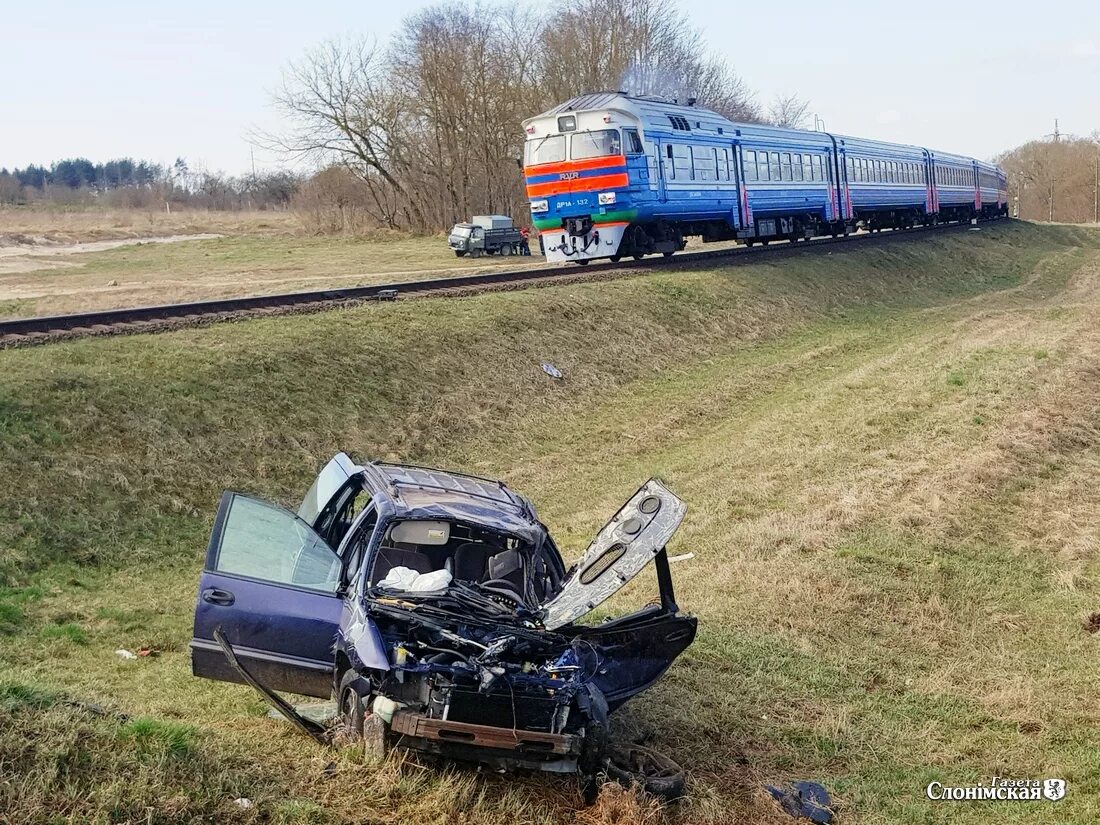 Столкновение поезда с автомобилем.