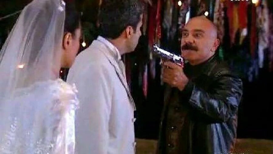 Хиноли кор назар. Турецкий сериал хиноли кор. Kinali kar турецкий сериал. Кыналы кар турецкий. Хиноли кор узбек тилида.