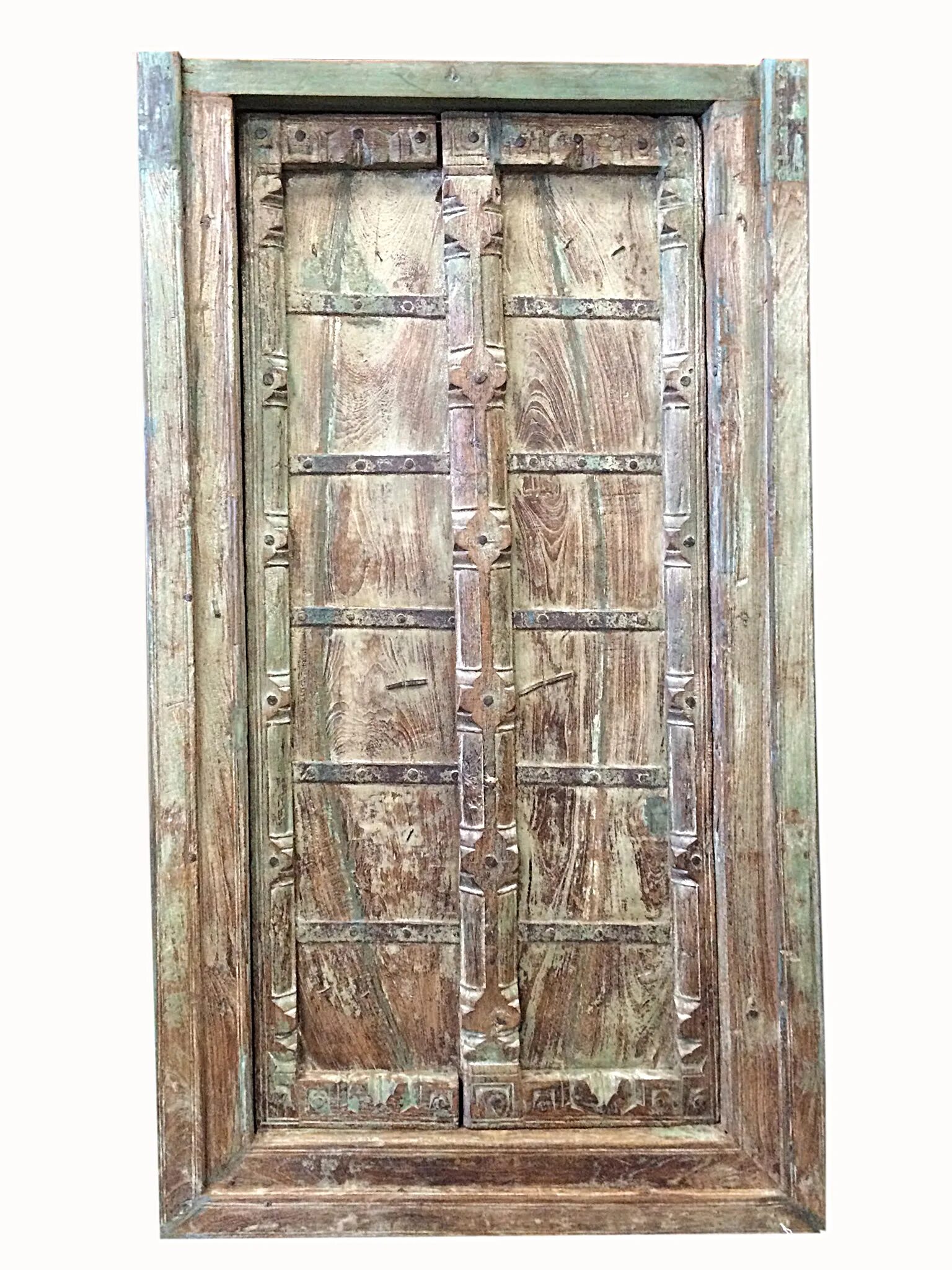 Старые входные двери купить. Старая деревянная дверь. Двери под старину. Старая входная дверь. Деревянные двери под старину.