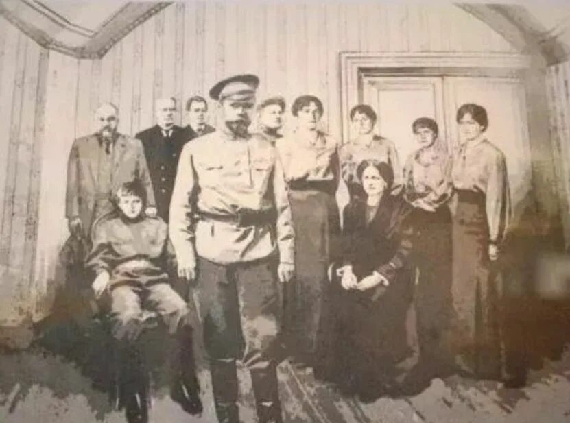Какую царскую семью расстреляли