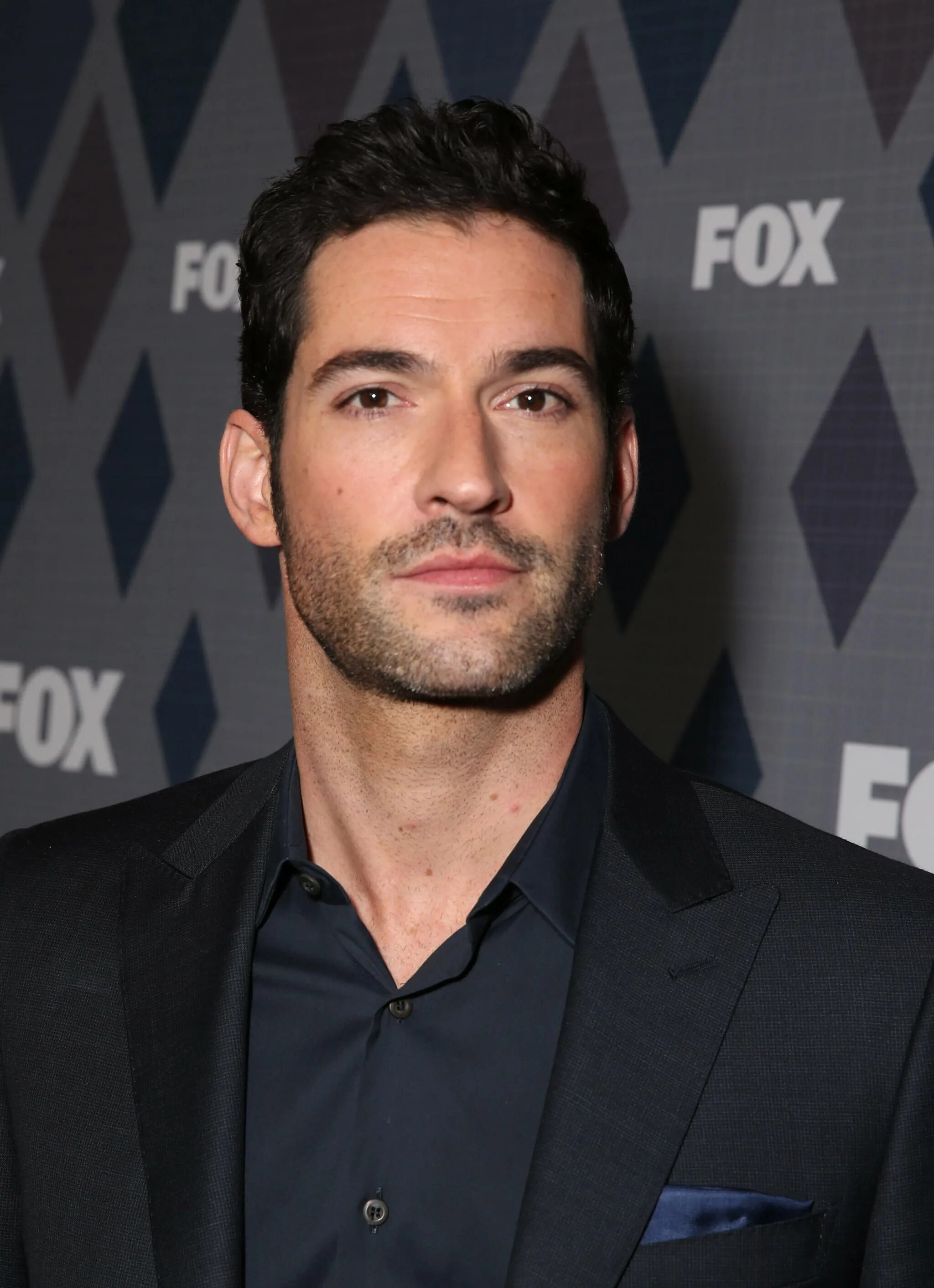 Tom Ellis. Том Эллис Люцифер. Актер том Эллис. Том Эллис прическа.