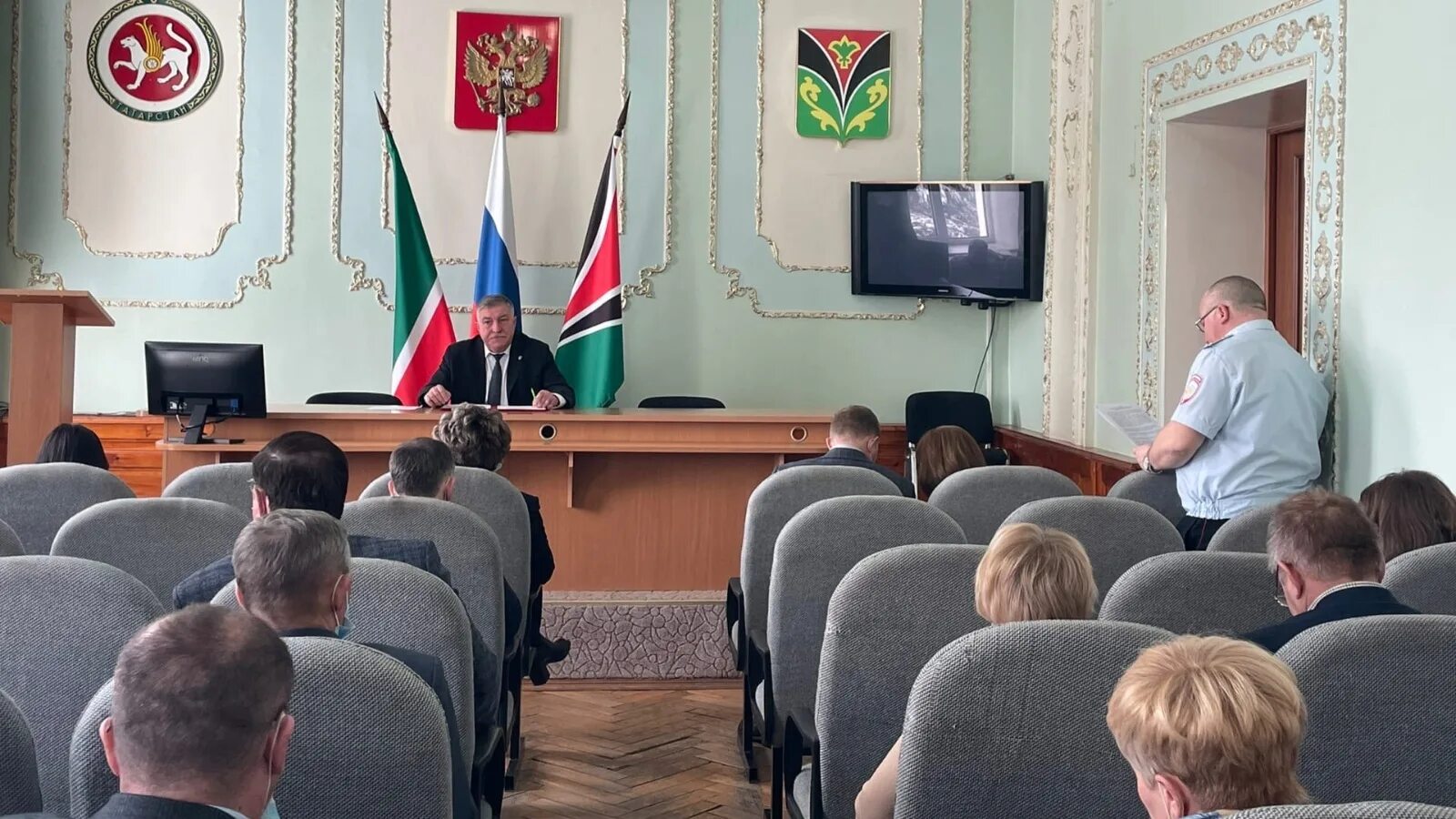 Лениногорский муниципальный сайт. Муниципальный район это. Совет республик. Встреча главы района мэра Татарстан с родственниками бойцов фото. Новости Лениногорска.