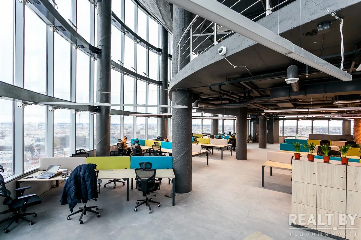 какие магазины есть в момо. мом минск адрес. коворкинг пентхаус минск. тц москворечье парковка.