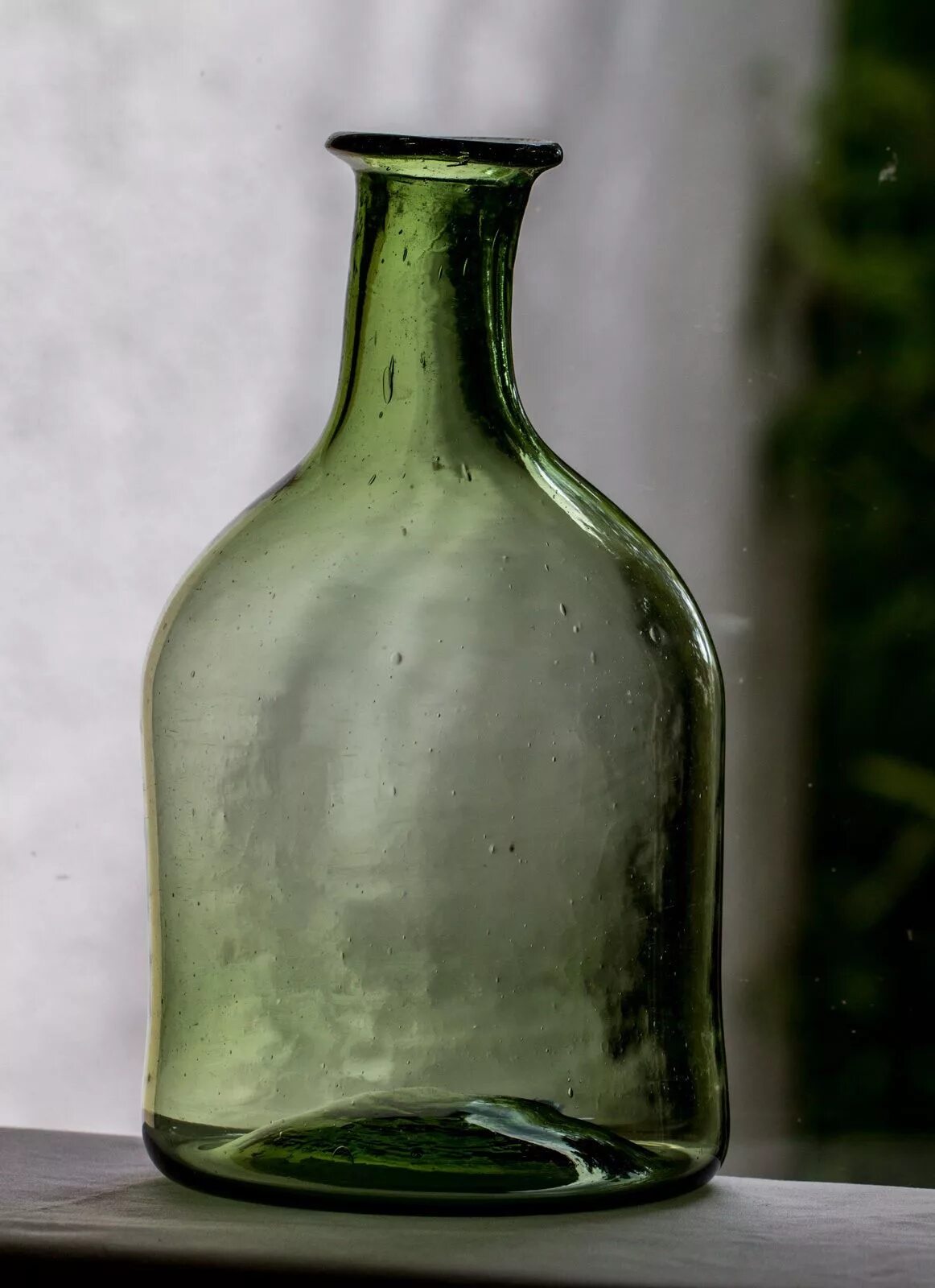 Большая стеклянная бутылка. Старинные стеклянные бутылки. Бутыль стеклянная. Огромная стеклянная бутылка. Бутыли стеклянные старые.