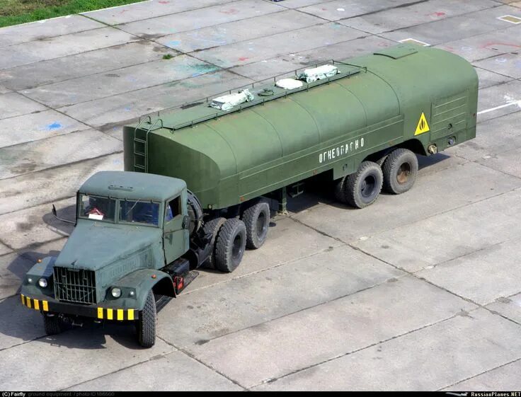 Краз 256 бензовоз. Топливозаправщик краз 258 тз 22. Топливозаправщик тз-22 краз. Маз-200 1/72 garbuz model. Топливозаправщик аэродромный тза-22.