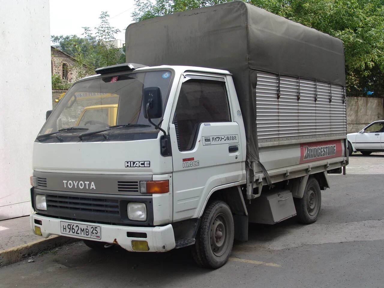 Toyota Hiace Truck. Toyota Hiace грузовой. Грузовик Тойота Хайс 1992. Тойота Хайс грузовик 3.5т.