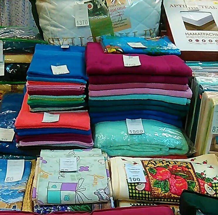 текстильная мануфактура москва. текстильная мануфактура москва. текстильная фабрика "красное знамя" в г. трехгорная мануфактура здание в москве. ткацкая фабрика 19 век россия.