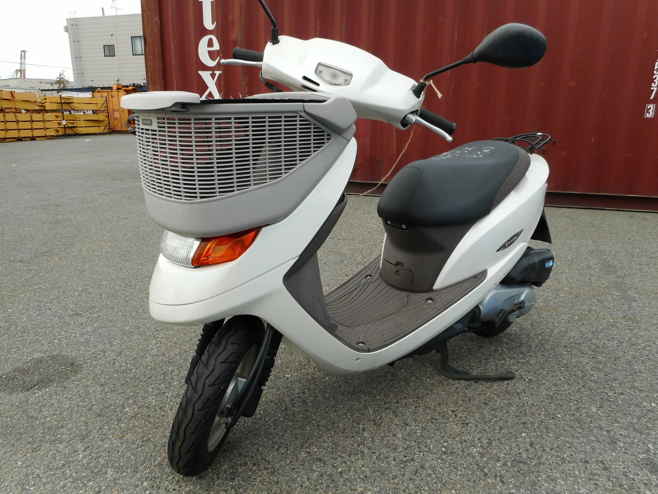 Honda dio cesta