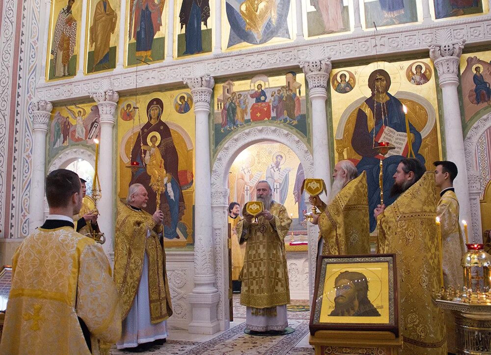 Хотьковский монастырь сайт. Покровский Хотьковский монастырь. Покровский Хотьков монастырь иконы. Покровский Хотьков монастырь внутри. Покровский храм Хотьково.