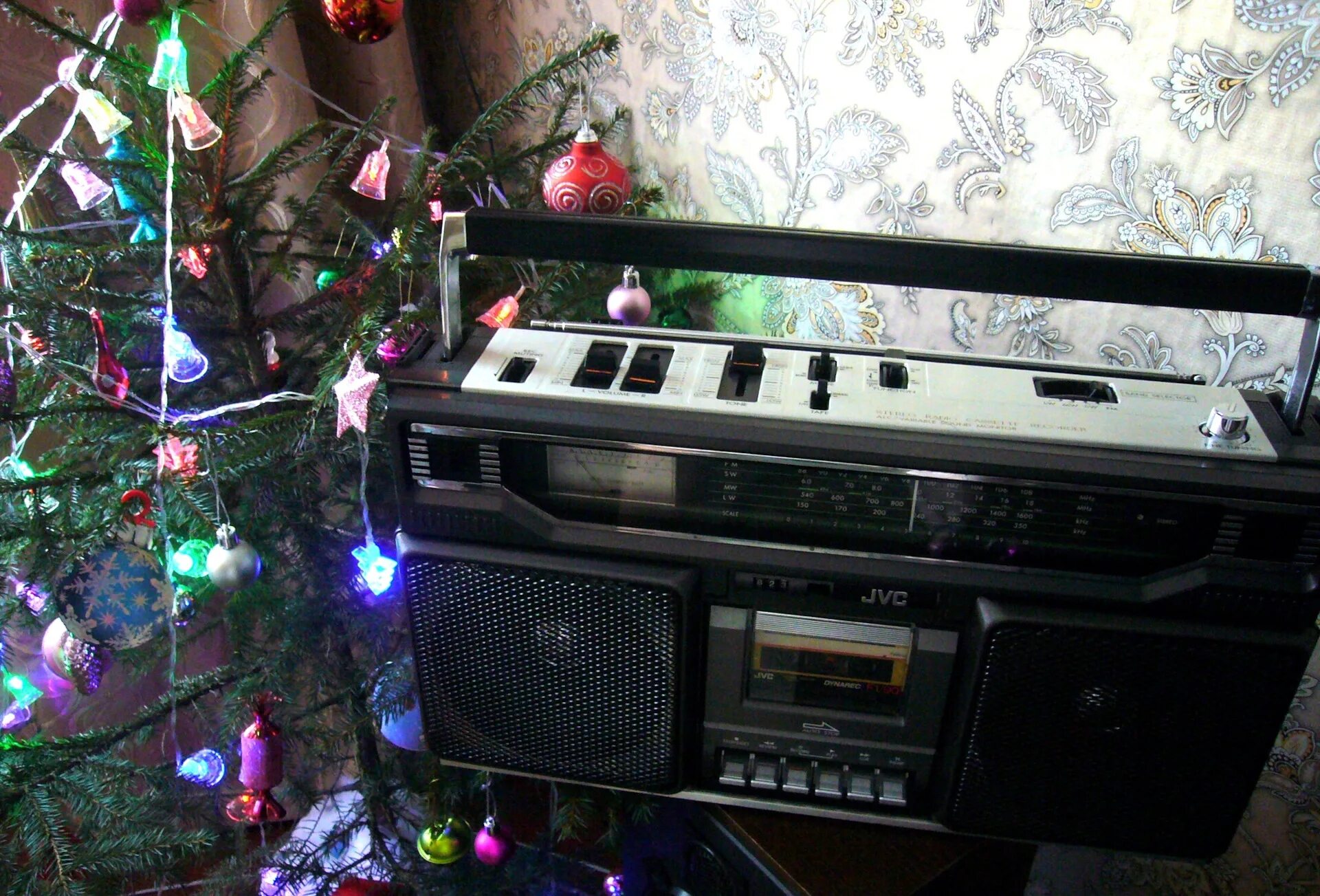 виниловый проигрыватель medion life e69402. магнитофон нова. бумбокс samsung. двухкассетный бумбокс филипс. магнитофон нова.