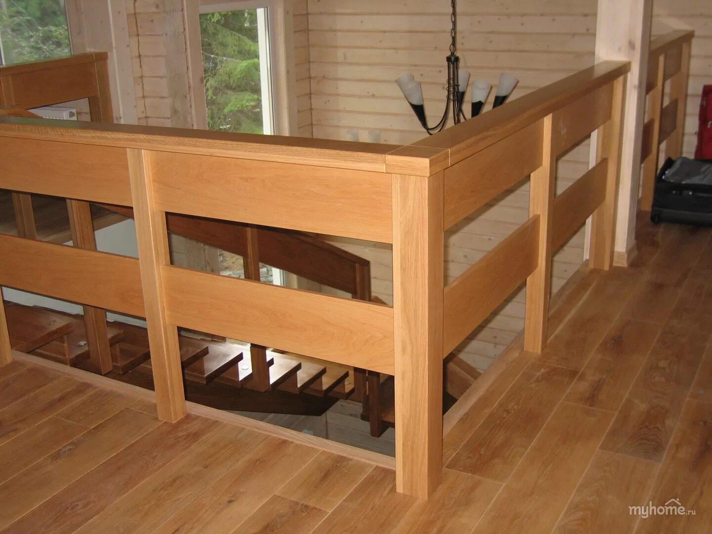 Балясины для лестницы. Деревянные балясины для лестниц. Перила лестничные деревянные. Лестничные ограждения из дерева. Лестничные ограждения из дерева.