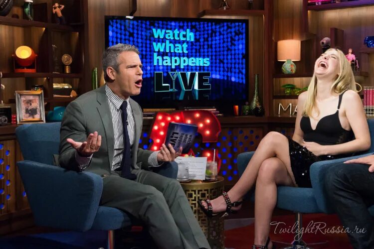 What happens when 2. Watch what happens. watch what happens live декольте. watch what happens live legs. what happened photo.