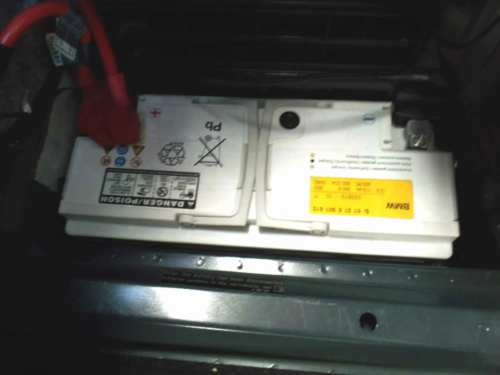 Акб бмв е60. Аккумулятор бмв е60. Аккумулятор 525 bmw 2008. Акб bmw e60. Бмв е34 акб.