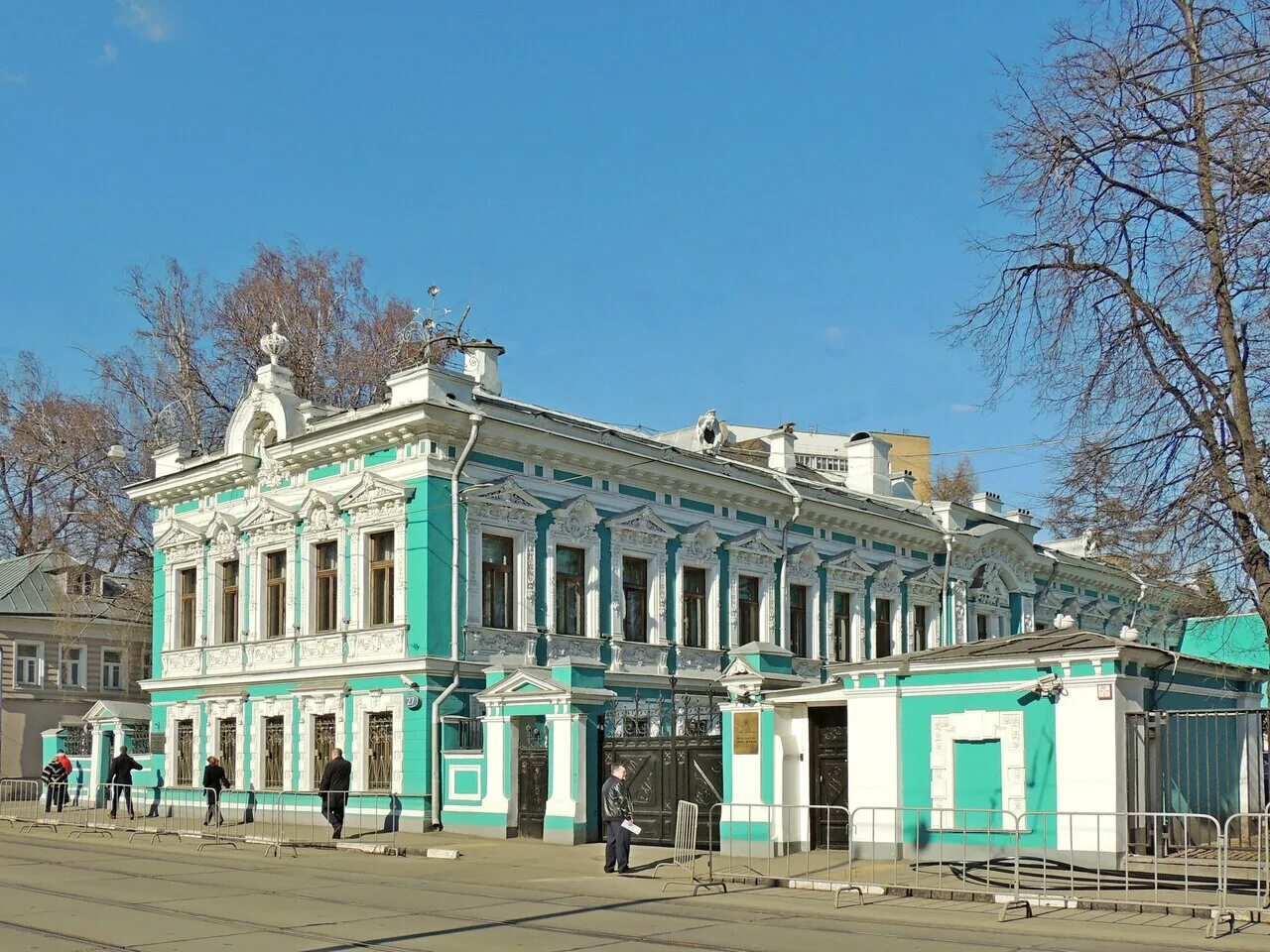 Усадьба г москва. Усадьба Бахрушина на Новокузнецкой. Особняк купца Бахрушина. Особняк к. п. Бахрушина. Особняк к.п. Бахрушина, Новокузнецкая, 27.