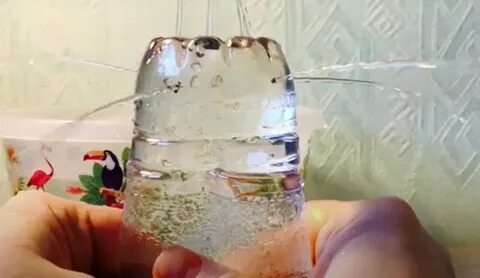 Прибор из бутылки для демонстрации закона паскаля