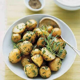 Картошка молодая мелкая в кожуре в духовке