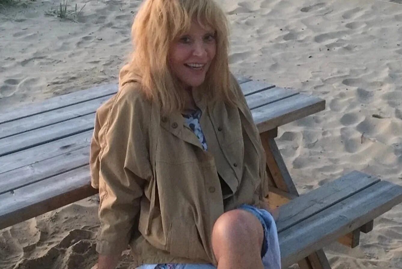 Алла пугачёва ушла из россии. Алла пугачёва ушла из россии. Пугачева улетела из россии. Автомобиль пугачевой. Автомобили аллы пугачевой.