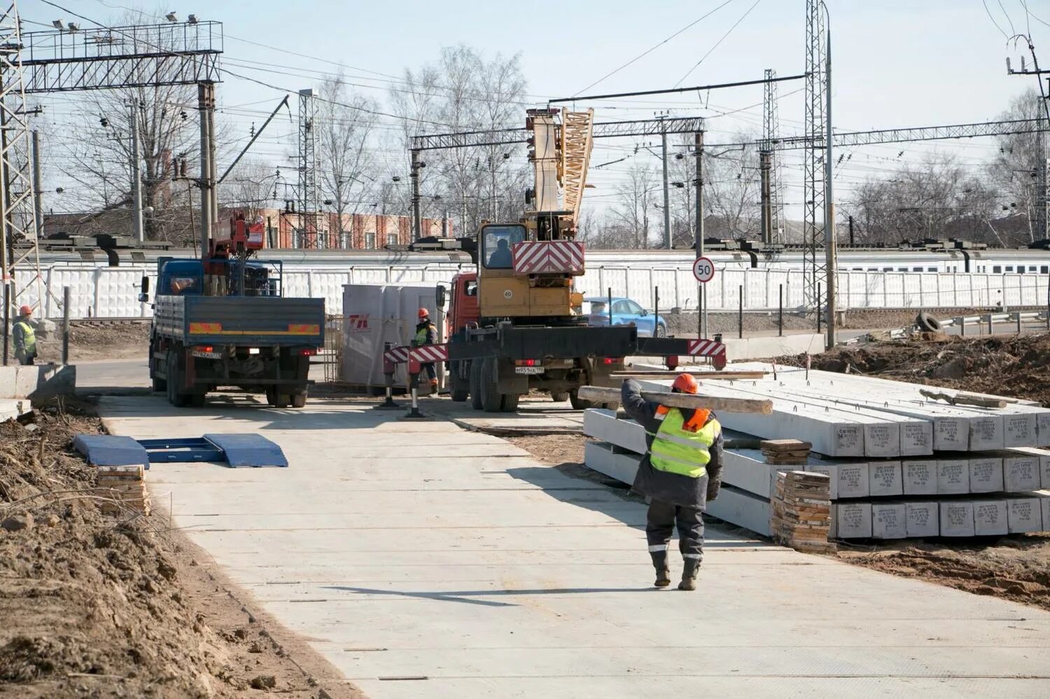 мв спецтех. подъемный кран ивановец 25 тонн. спецтехника нахабино. строительство путепровода в нахабино. аренда спецтехники камчатка.