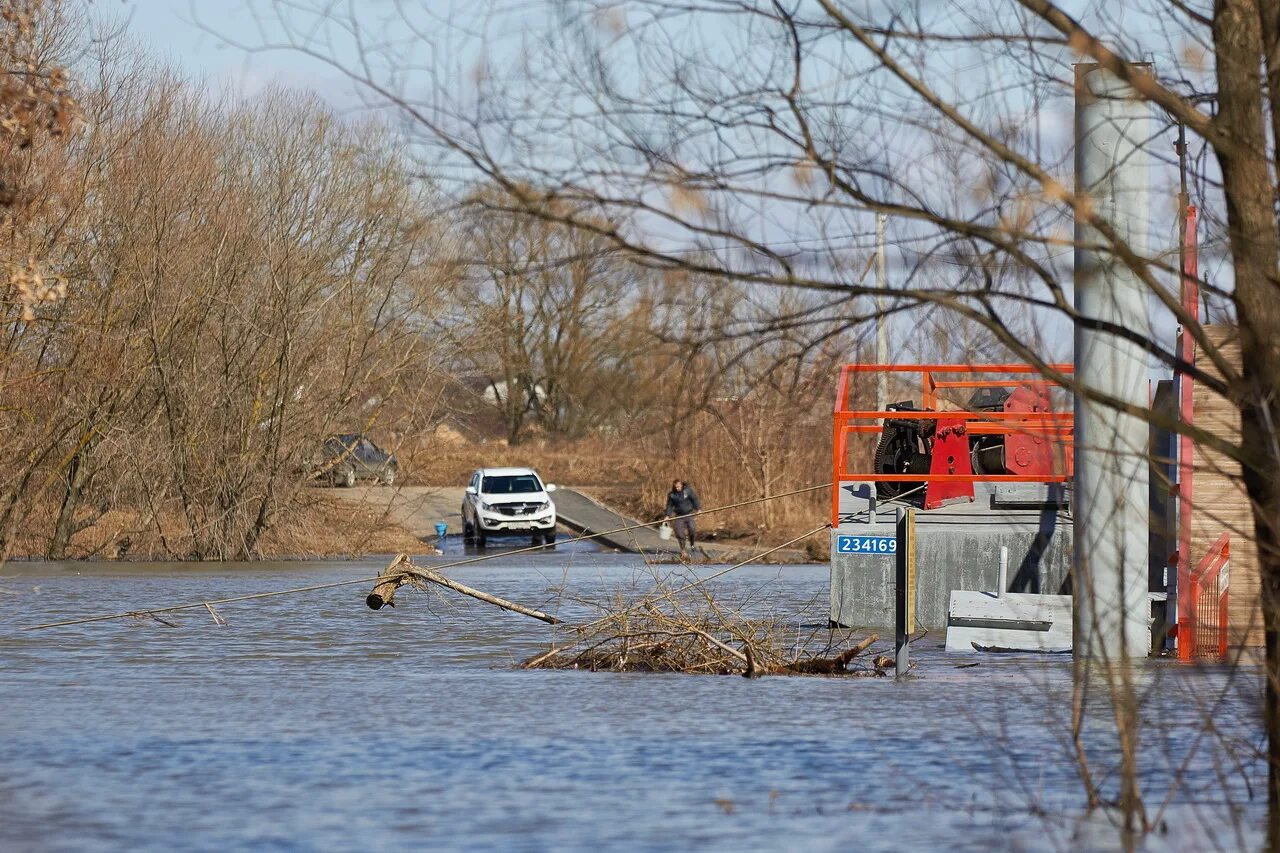 Разлив Оки в Серпухове 2023. Разлив реки Ока в Алексине. Разлив на Оке. Паводок на Оке в Алексине.