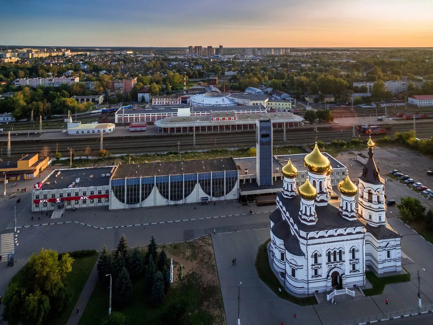 Тверь на 2 недели. Храм в твери у вокзала. современная тверь. городской округ тверь. собор александра невского с коптера.