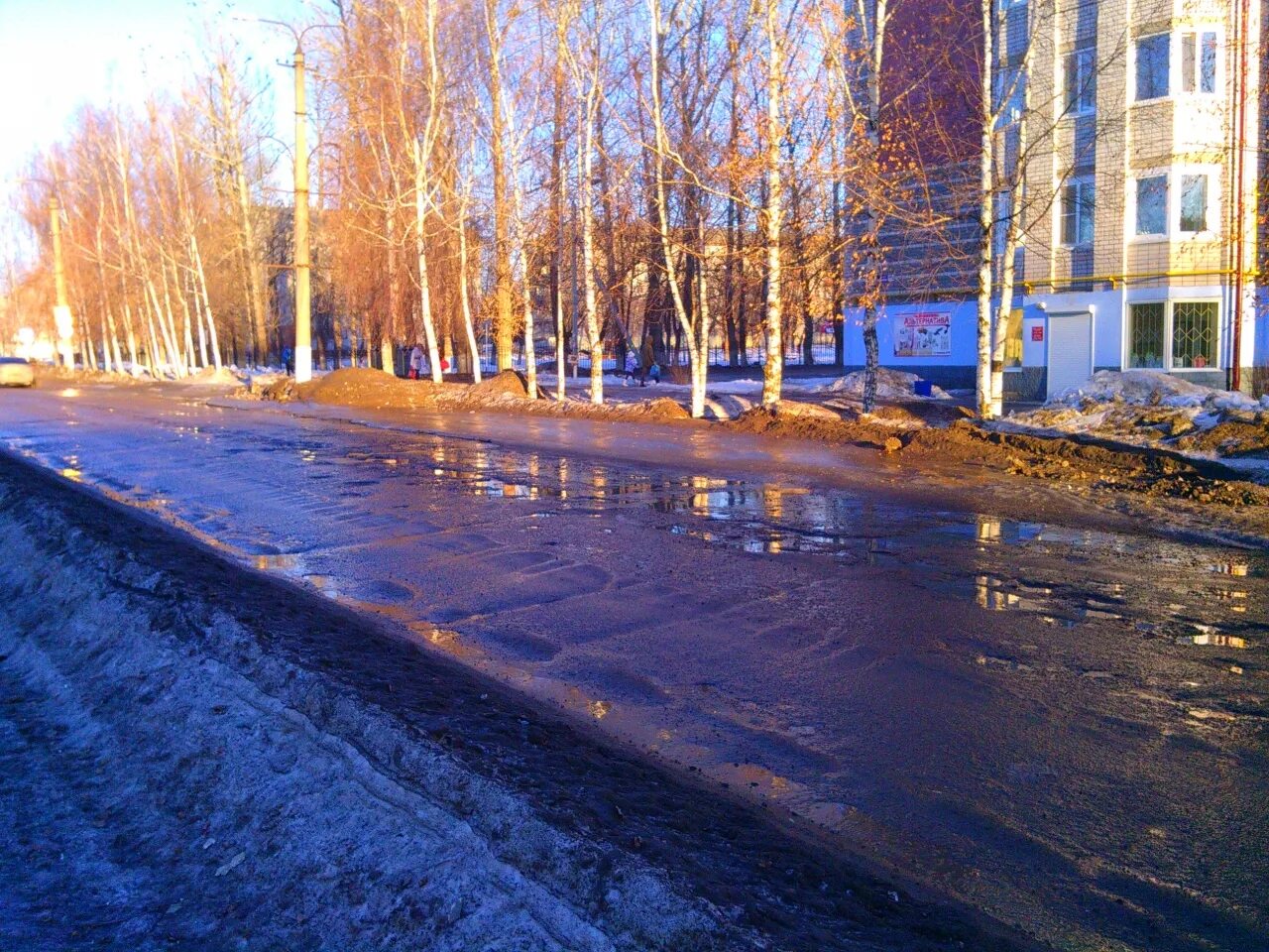 Весенняя эжва. Красивые места весной в сыктывкаре. Республика коми сыктывкар колхозная улица 40а светофор. Весенняя 7 эжва. Сыктывкар весна.