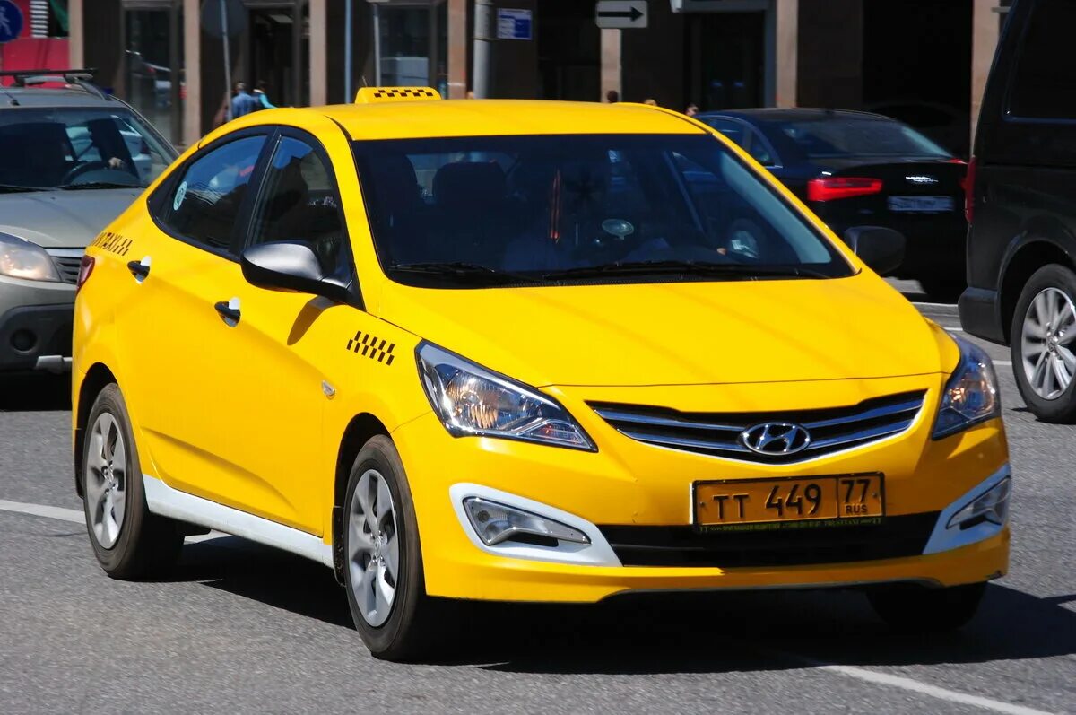 Hyundai Taxi i25. Солярис такси. Желтые номера такси. Желтые номера на машине. Желтые номера москва