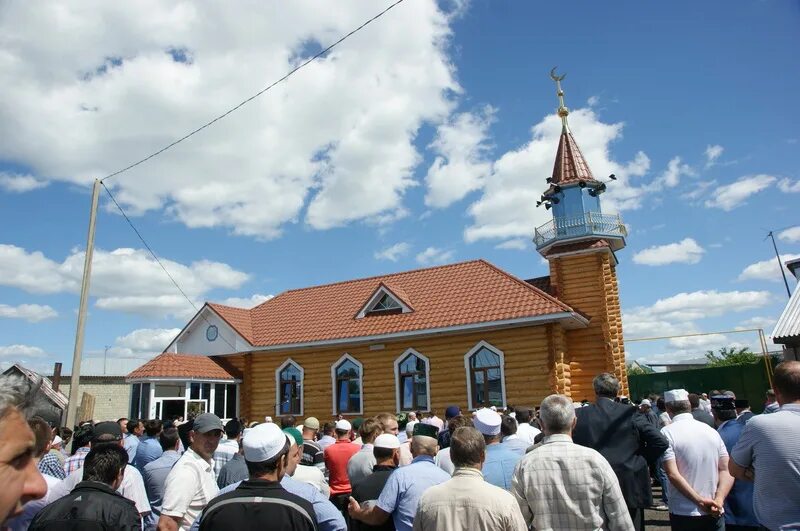 Самое большое татарское. Г. Татарск мечеть. Мечеть Рамадан средняя Елюзань. Мечеть Индерка. Мечеть в Татарске Новосибирской области.