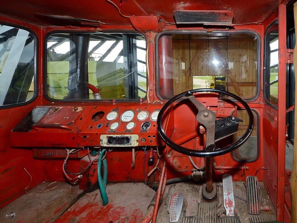 К-703 кабина. Управление трактором кировец. Органы управления трактора к 700 кировец. К 700 кировец салон. К700 кировец трактор кабина.