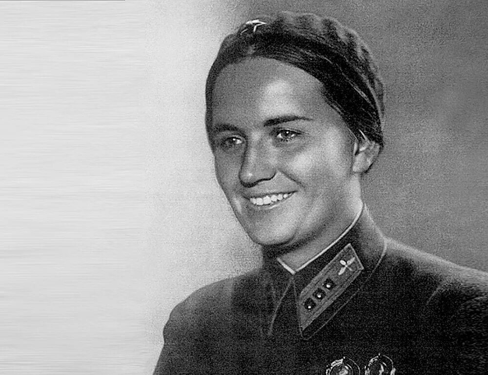 Марина раскова 2022. Летчица раскова. Мария михайловна раскова. Марина раскова (1912 — 1943). Раскова марина михайловна подвиг.