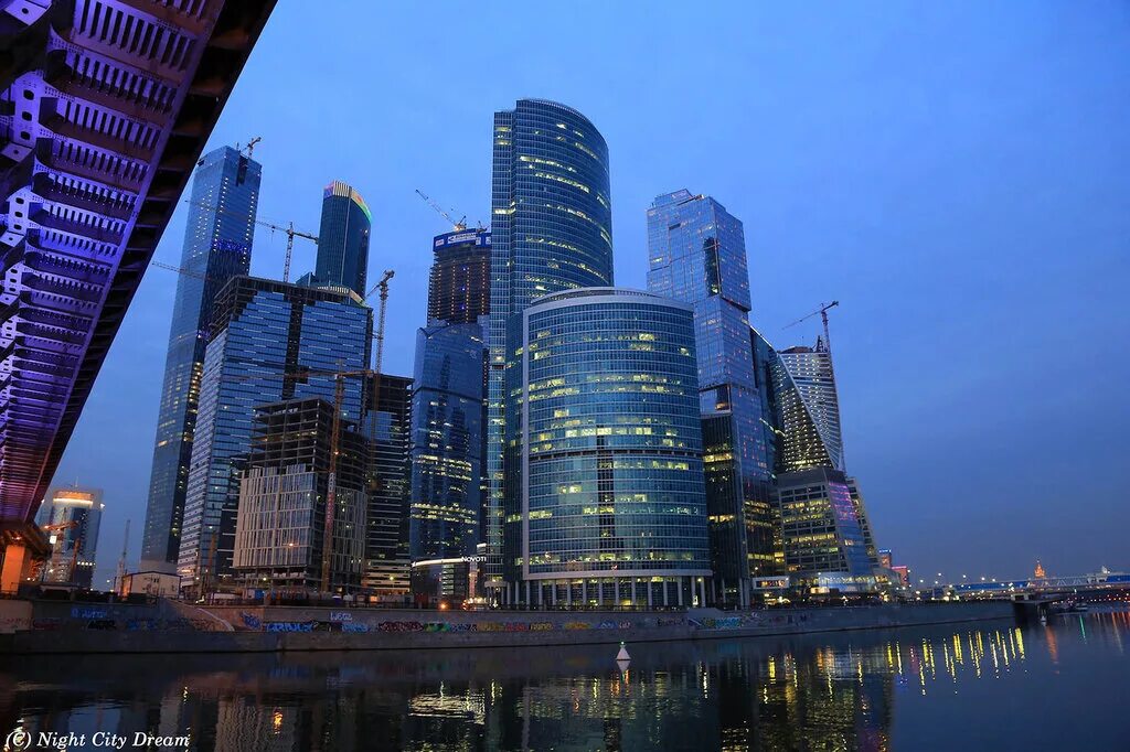 Москва-сити 2014. День города москва 867. Высотка на белорусской в москве. Москва 2014 город. Москва сити вблизи ночью.