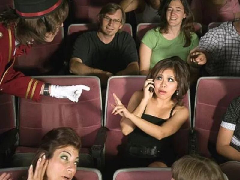 как проходить между рядами в театре. как проходить между рядами в театре. место в театре между рядами и сценой. соревнования между рядами. как проходить между рядами.