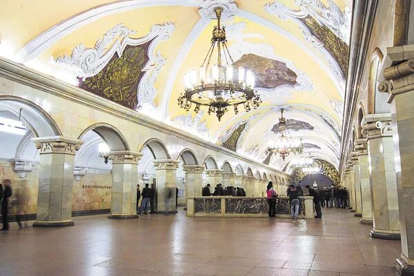 Метро комсомольская 1952. Комсомольская станция метро белорусская. Метро белорусская кольцевая- комсомольская. Станция 7. Станция добрынинская кольцевая платформа.