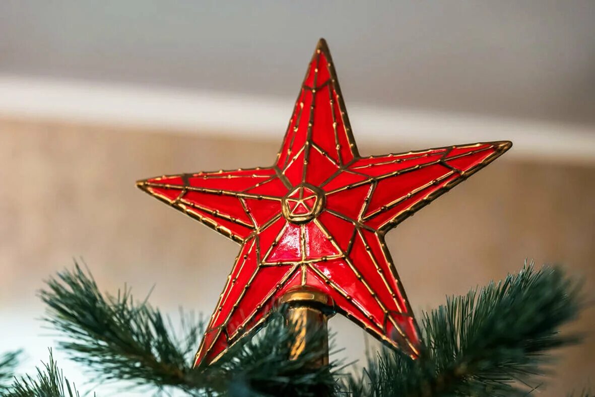 Новая звезда купить. Звезда елки Вифлеемская звезда. Ёлочная верхушка Рождественская звезда. Красная пятиконечная звезда на елке. Елочная верхушка Вифлеемская звезда.